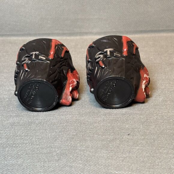 A Nightmare on Elm Street Movie Freddy Krueger Set of 2 Shot Glasses 3D-Horror - Picture 6 of 9